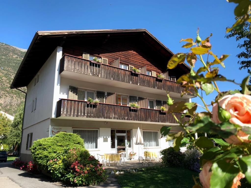 Pension Dietl Latsch Exterior foto